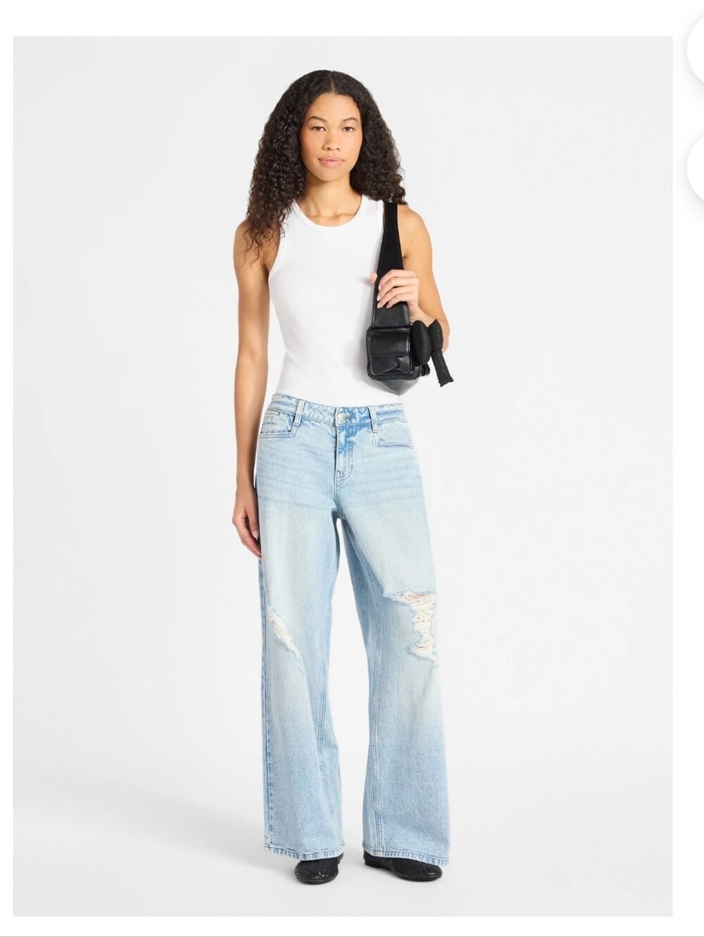 No Boundaries Women's Plus Distressed Denim Jeans, 30'' Inseam - Picture 4 of 6